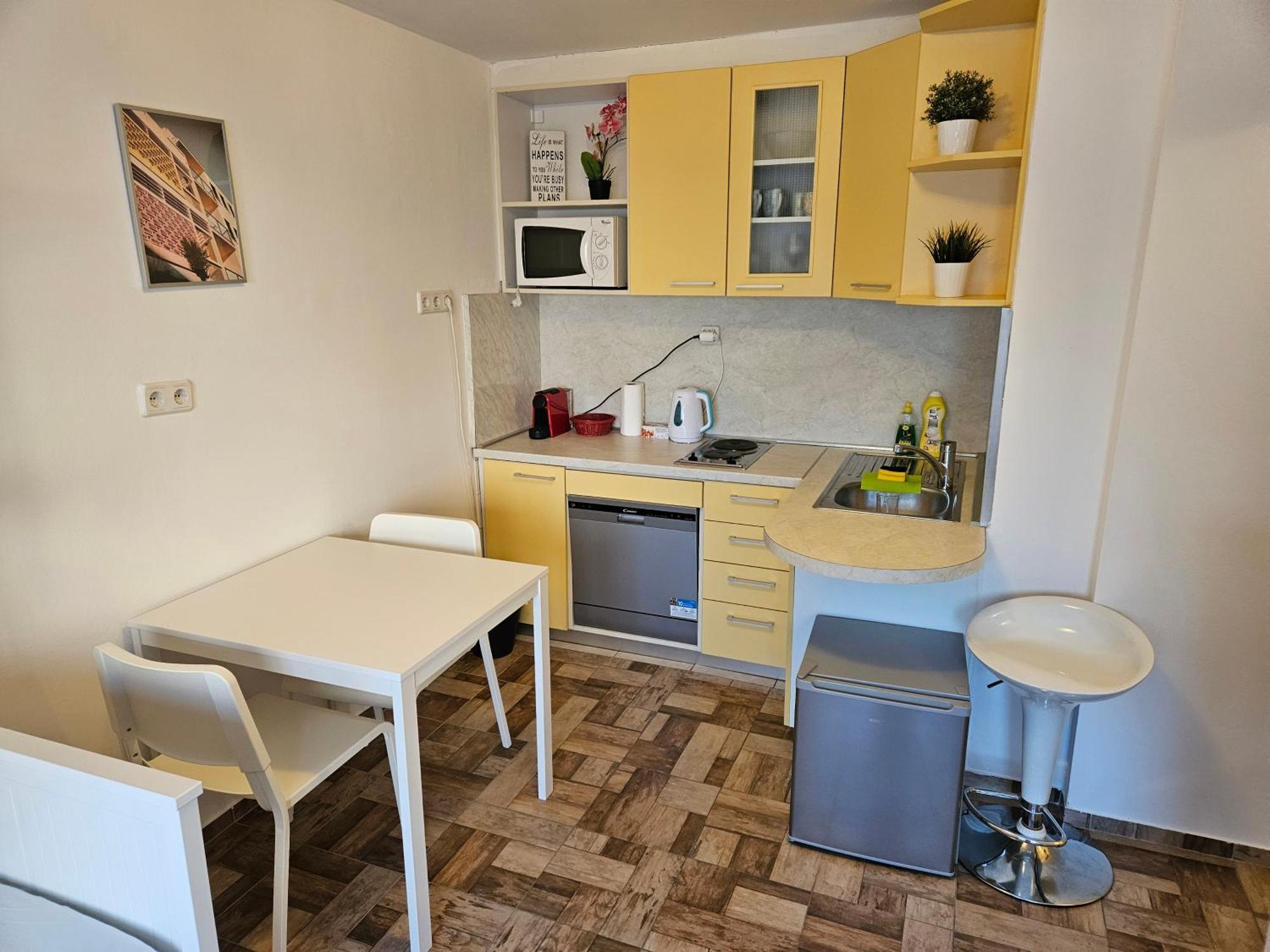 Studio 12 Zagreb Luaran gambar